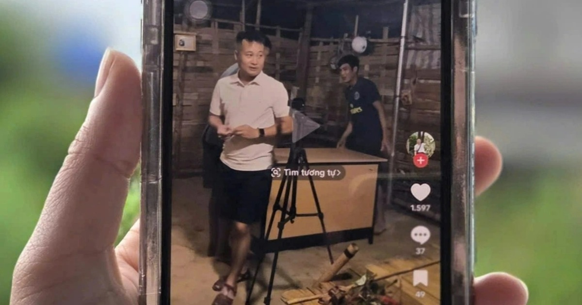 Đại úy công an livestream bán nông sản giúp dân bản thoát nghèo Đại úy công an livestream bán nông sản giúp dân bản thoát nghèo