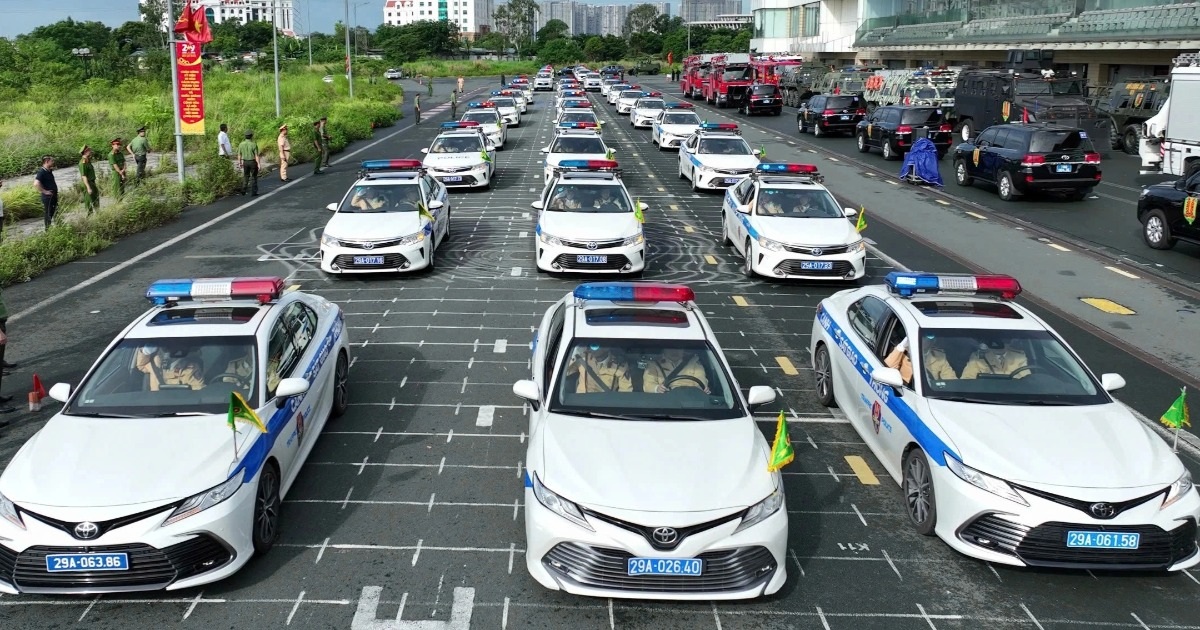 Dàn xe CSGT dẫn đoàn trình diễn tại buổi hợp luyện diễu binh, diễu hành Dàn xe CSGT dẫn đoàn trình diễn tại buổi hợp luyện diễu binh, diễu hành