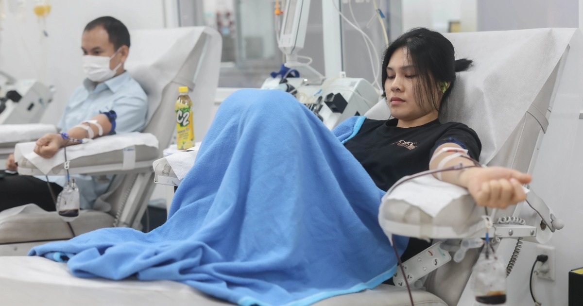 Giới trẻ ở TPHCM dậy từ 5h, đi hàng chục cây số để hiến tiểu cầu cứu người Giới trẻ ở TPHCM dậy từ 5h, đi hàng chục cây số để hiến tiểu cầu cứu người