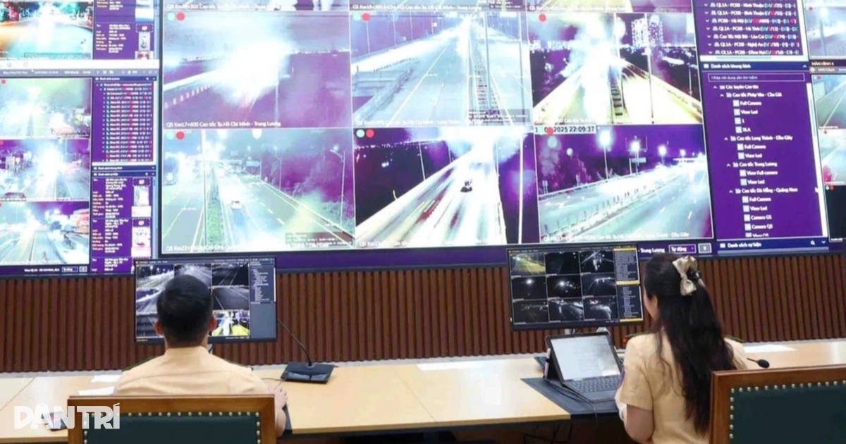 Hệ thống xử lý vi phạm hành chính của CSGT Hà Nội tạm dừng phục vụ Hệ thống xử lý vi phạm hành chính của CSGT Hà Nội tạm dừng phục vụ