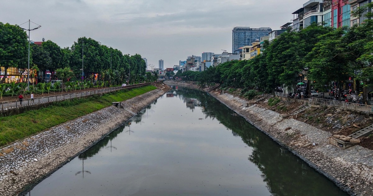 Hiện trạng sông Tô Lịch trước ngày được “hồi sinh” Hiện trạng sông Tô Lịch trước ngày được "hồi sinh"