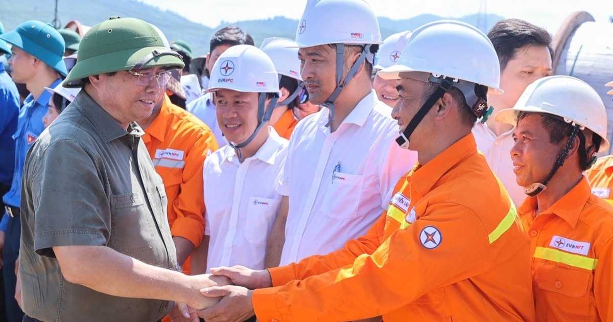 Hoàn thành đường dây 500kV Lào Cai – Vĩnh Yên trong 6 tháng thay vì 2 năm Hoàn thành đường dây 500kV Lào Cai - Vĩnh Yên trong 6 tháng thay vì 2 năm