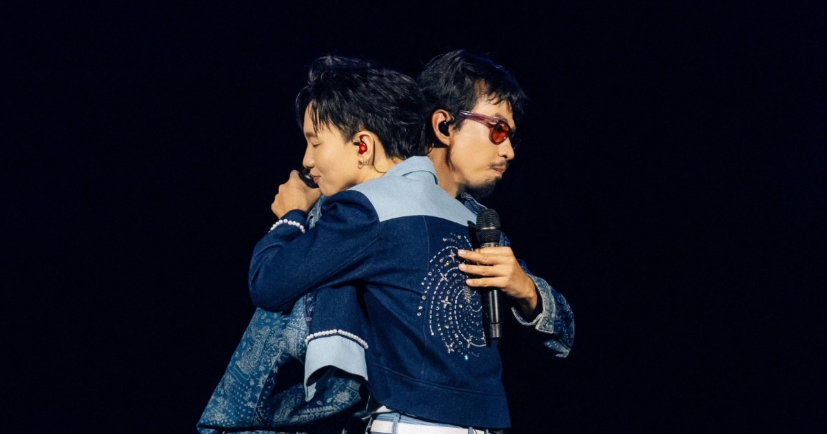 Hoàng Dũng lần đầu kết hợp cùng Đen, tương tác gây sốt tại concert Hoàng Dũng lần đầu kết hợp cùng Đen, tương tác gây sốt tại concert