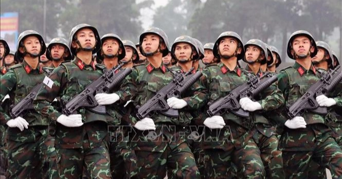 Khối diễu binh vừa nhịp bước vừa hát ca khúc của Sơn Tùng M-TP gây sốt Khối diễu binh vừa nhịp bước vừa hát ca khúc của Sơn Tùng M-TP gây sốt