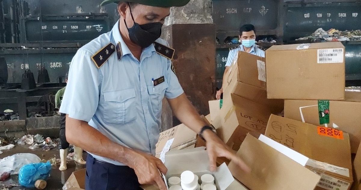 Lãnh đạo Bộ Y tế chỉ rõ hành vi tiếp tay cho vấn nạn mỹ phẩm giả tràn lan Lãnh đạo Bộ Y tế chỉ rõ hành vi tiếp tay cho vấn nạn mỹ phẩm giả tràn lan