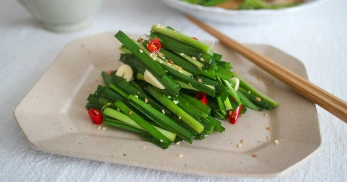 Loại lá là “thuốc bổ” cho gan và thận, chợ Việt rẻ bèo Loại lá là "thuốc bổ" cho gan và thận, chợ Việt rẻ bèo