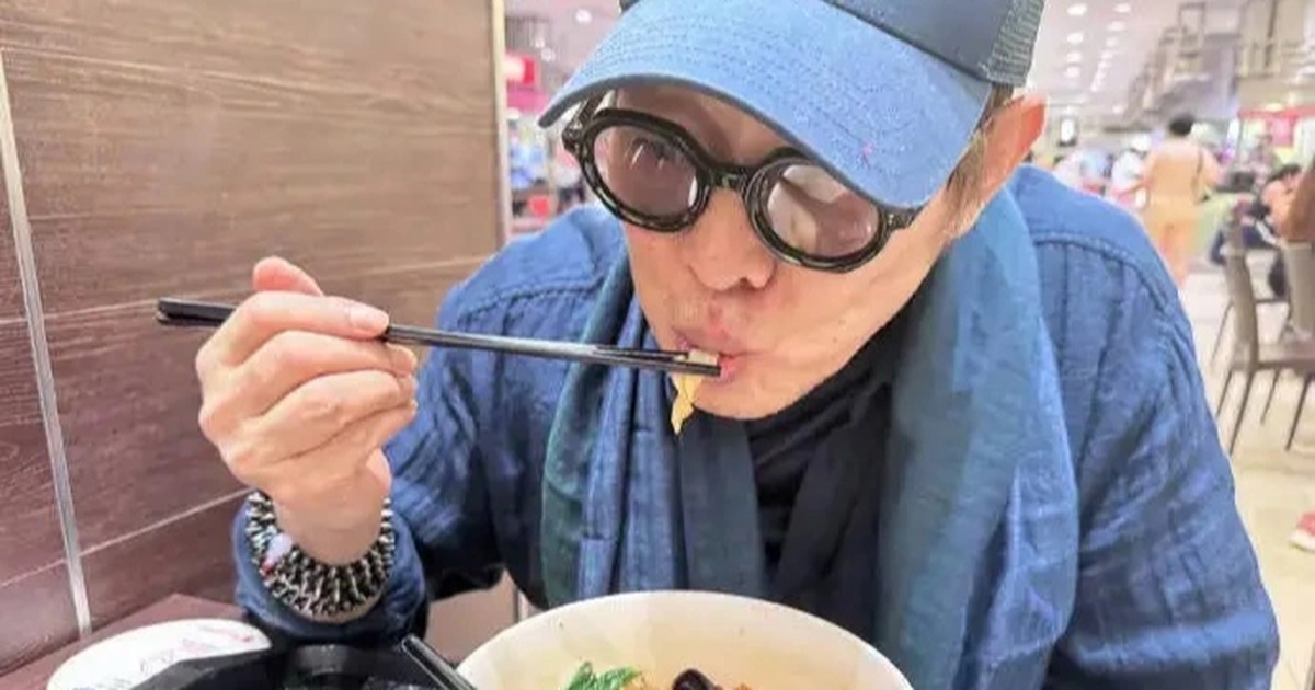Lý Liên Kiệt xuất viện, đăng ảnh vui vẻ ăn mì để trấn an người hâm mộ Lý Liên Kiệt xuất viện, đăng ảnh vui vẻ ăn mì để trấn an người hâm mộ