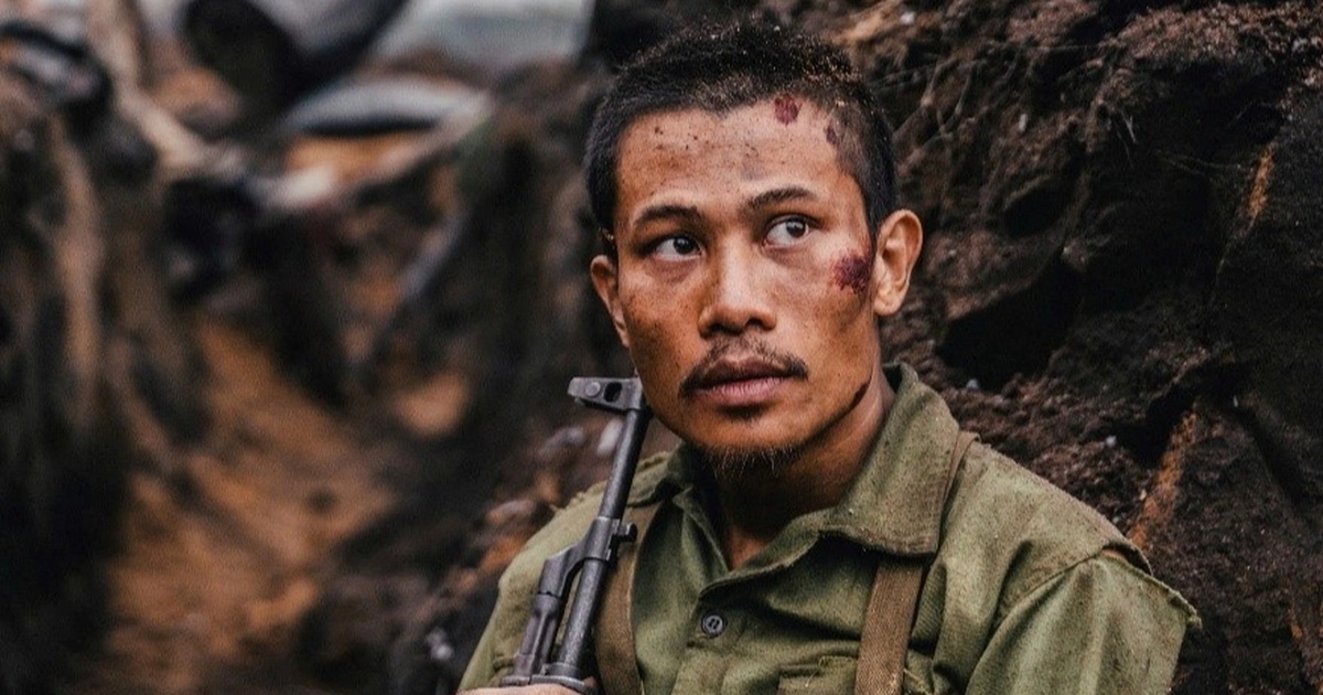 “Mưa đỏ” cán mốc 100 tỷ đồng, đạo diễn kêu cứu vì nạn quay lén "Mưa đỏ" cán mốc 100 tỷ đồng, đạo diễn kêu cứu vì nạn quay lén