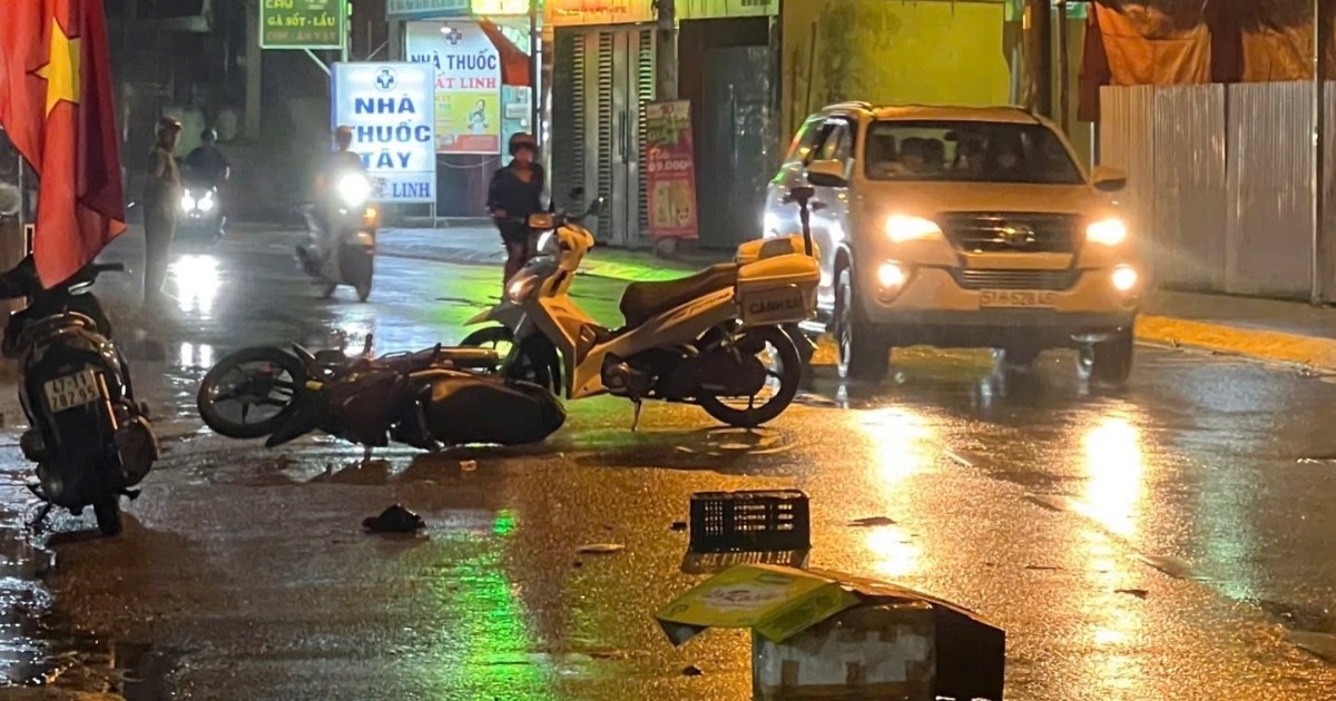 Nam sinh bị xe tải kéo đi hơn 1km ở TPHCM Nam sinh bị xe tải kéo đi hơn 1km ở TPHCM