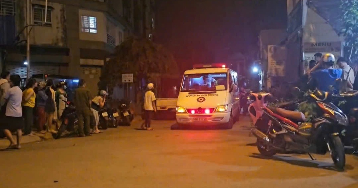 Nam sinh rơi từ tầng 10 chung cư ở TPHCM Nam sinh rơi từ tầng 10 chung cư ở TPHCM