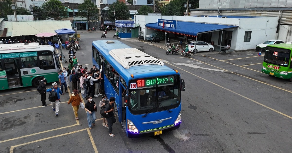 Nghỉ làm, trễ học vì tuyến buýt 150 ở TPHCM cắt lộ trình Nghỉ làm, trễ học vì tuyến buýt 150 ở TPHCM cắt lộ trình