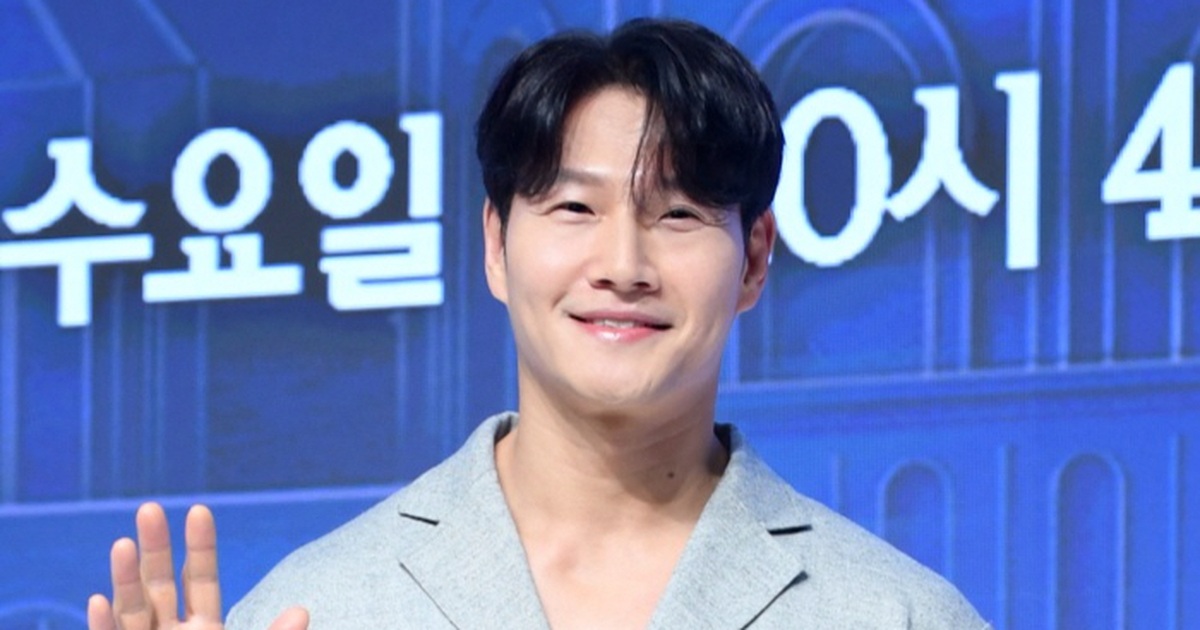 “Người cơ bắp” Kim Jong Kook kết hôn ở tuổi 49, giữ bí mật về cô dâu “Người cơ bắp” Kim Jong Kook kết hôn ở tuổi 49, giữ bí mật về cô dâu