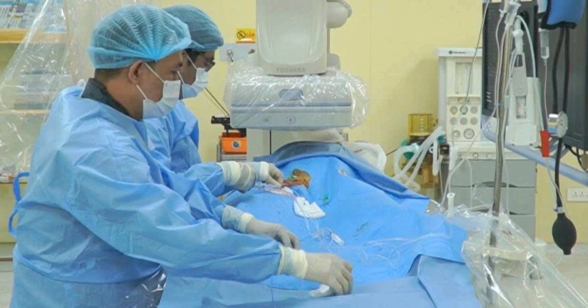 Người đàn ông hôn mê 12 ngày rồi “trở về từ cửa tử” sau cơn nhồi máu cơ tim Người đàn ông hôn mê 12 ngày rồi "trở về từ cửa tử" sau cơn nhồi máu cơ tim