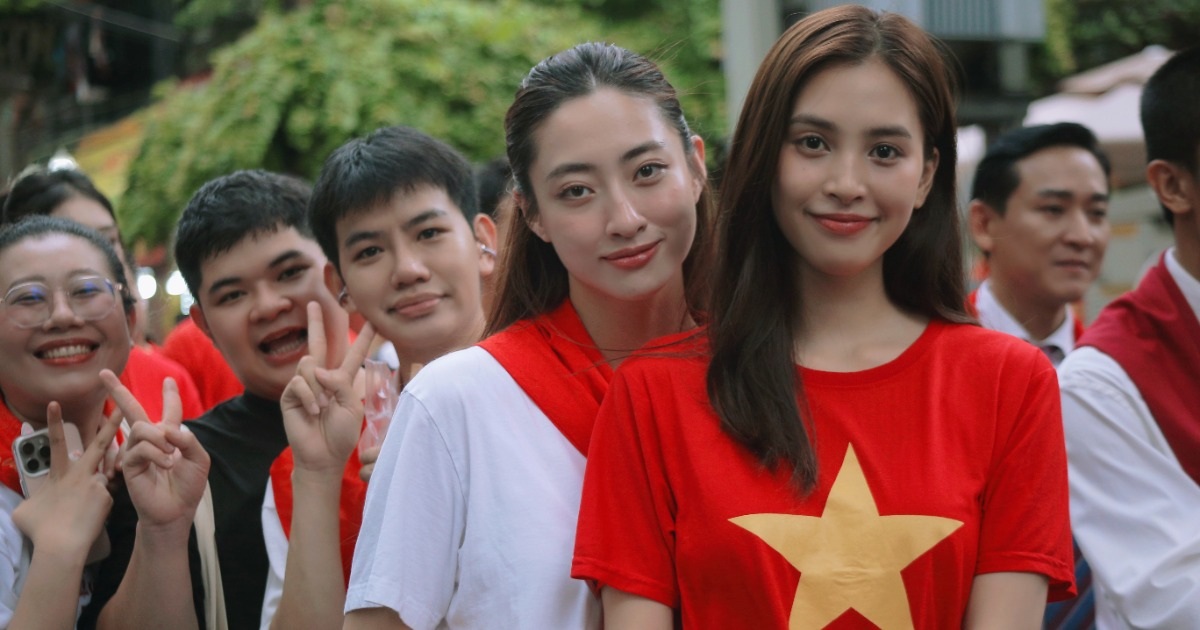 Nhan sắc hoa hậu có gương mặt “tỷ lệ vàng” 2 lần góp mặt trong lễ diễu binh Nhan sắc hoa hậu có gương mặt "tỷ lệ vàng" 2 lần góp mặt trong lễ diễu binh