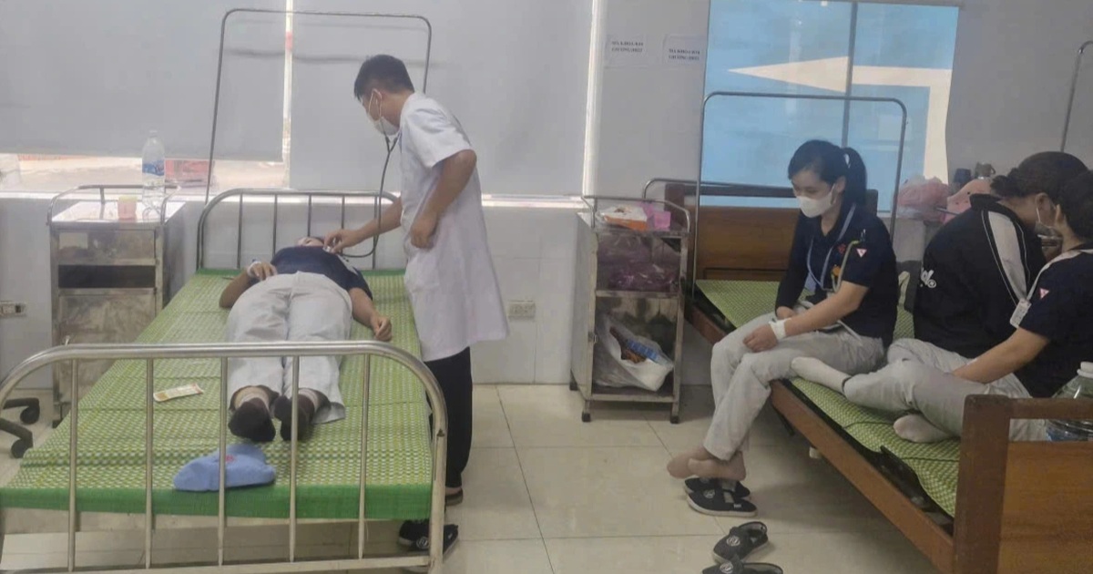 Nhiều công nhân Công ty Toyoda nhập viện nghi ngộ độc thực phẩm Nhiều công nhân Công ty Toyoda nhập viện nghi ngộ độc thực phẩm