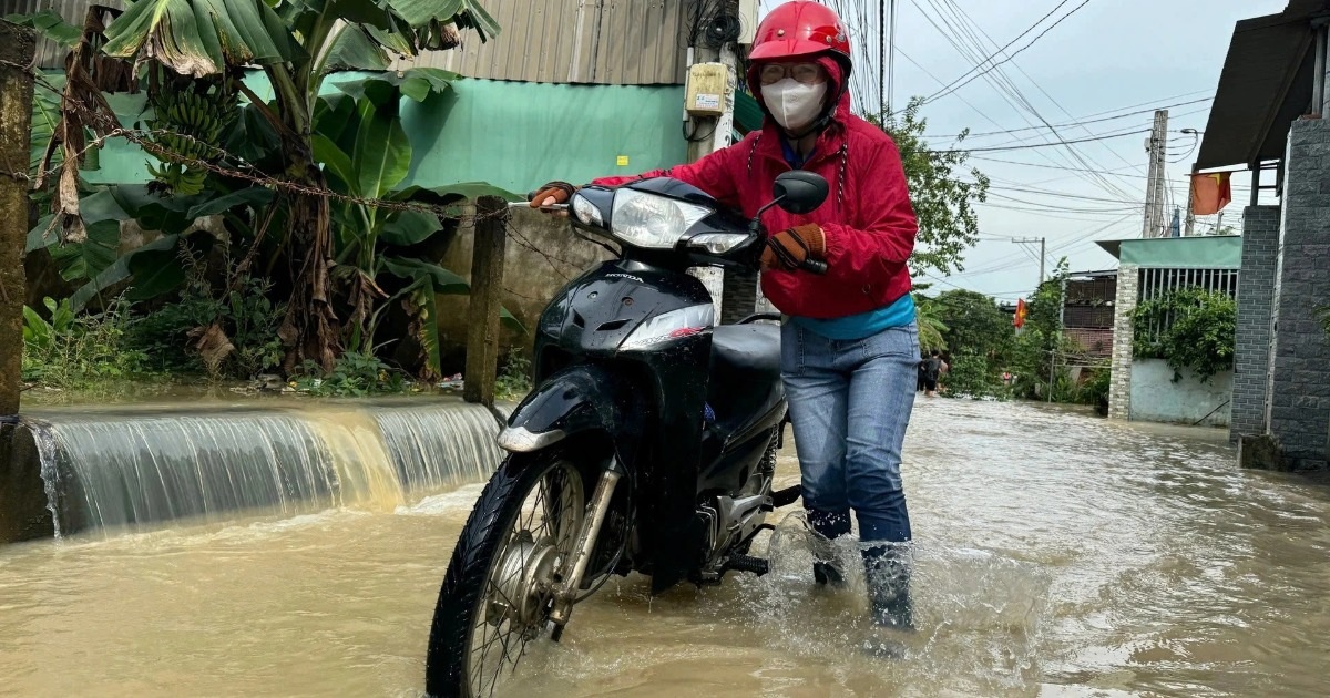 Nhiều nơi ở Bắc Bộ và Nam Bộ mưa to đến rất to Nhiều nơi ở Bắc Bộ và Nam Bộ mưa to đến rất to