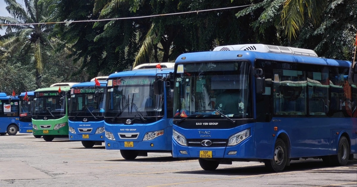 Nhiều tuyến buýt ở TPHCM chạy miễn phí, tặng cờ Tổ quốc dịp 2/9 Nhiều tuyến buýt ở TPHCM chạy miễn phí, tặng cờ Tổ quốc dịp 2/9