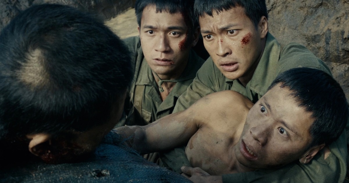 “Mưa đỏ” gây bão phòng vé, nhà sản xuất nói gì về kinh phí? Phim “Mưa đỏ” lập kỷ lục, thu 46 tỷ đồng sau ngày đầu công chiếu