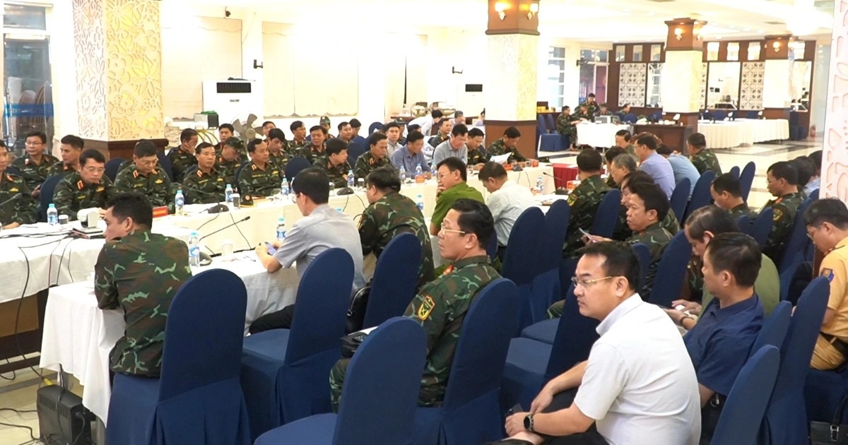 Phó Thủ tướng chỉ đạo chống bão Kajiki tại Sở chỉ huy tiền phương
