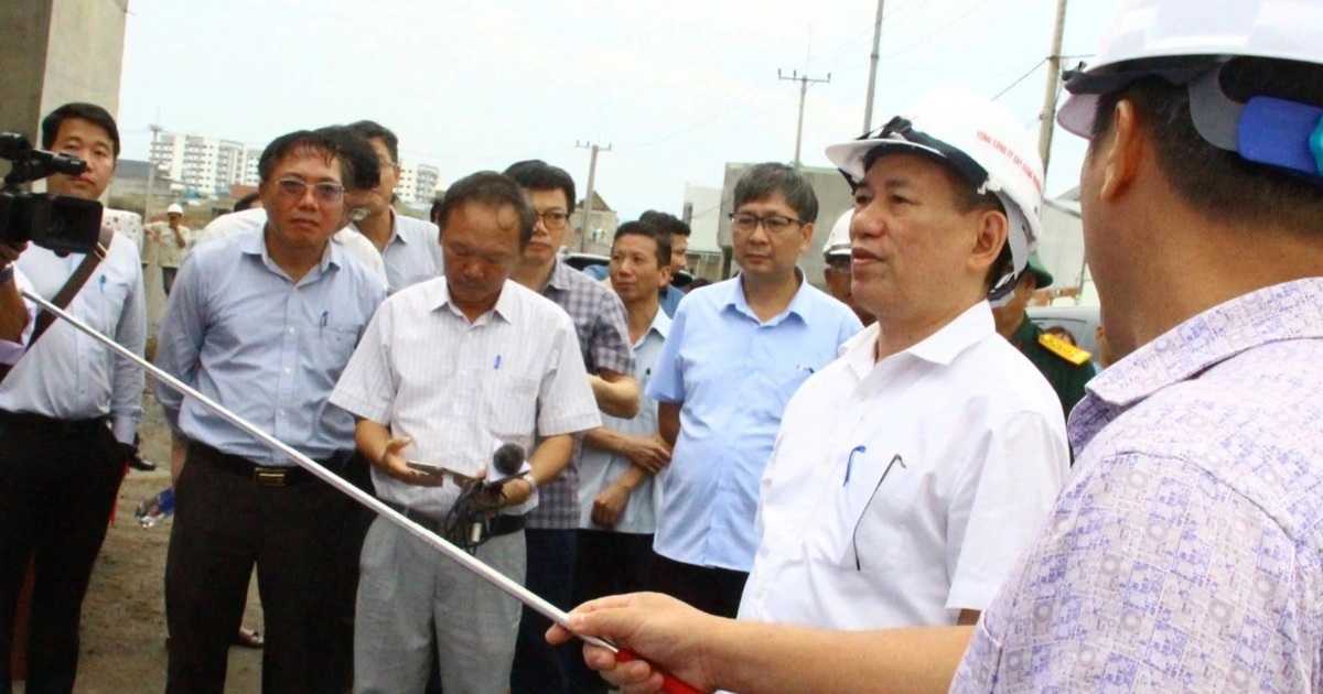 Phó Thủ tướng kiểm tra tiến độ cao tốc kết nối sân bay Long Thành Phó Thủ tướng kiểm tra tiến độ cao tốc kết nối sân bay Long Thành