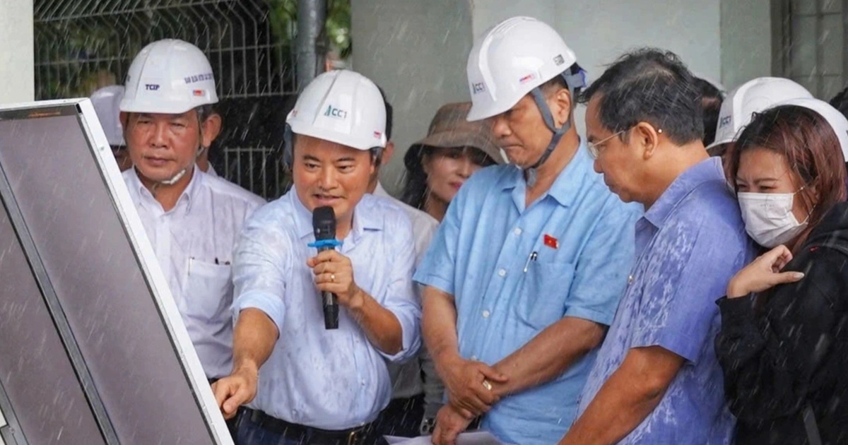 Phó chủ tịch Quốc hội dầm mưa kiểm tra dự án hạ tầng TPHCM Phó chủ tịch Quốc hội dầm mưa kiểm tra dự án hạ tầng TPHCM
