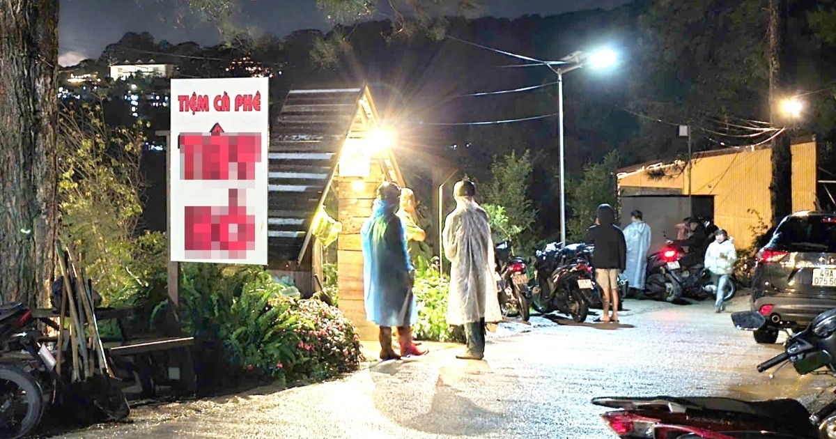 Sạt lở taluy ở Đà Lạt, 2 du khách thiệt mạng Sạt lở taluy ở Đà Lạt, 2 du khách thiệt mạng