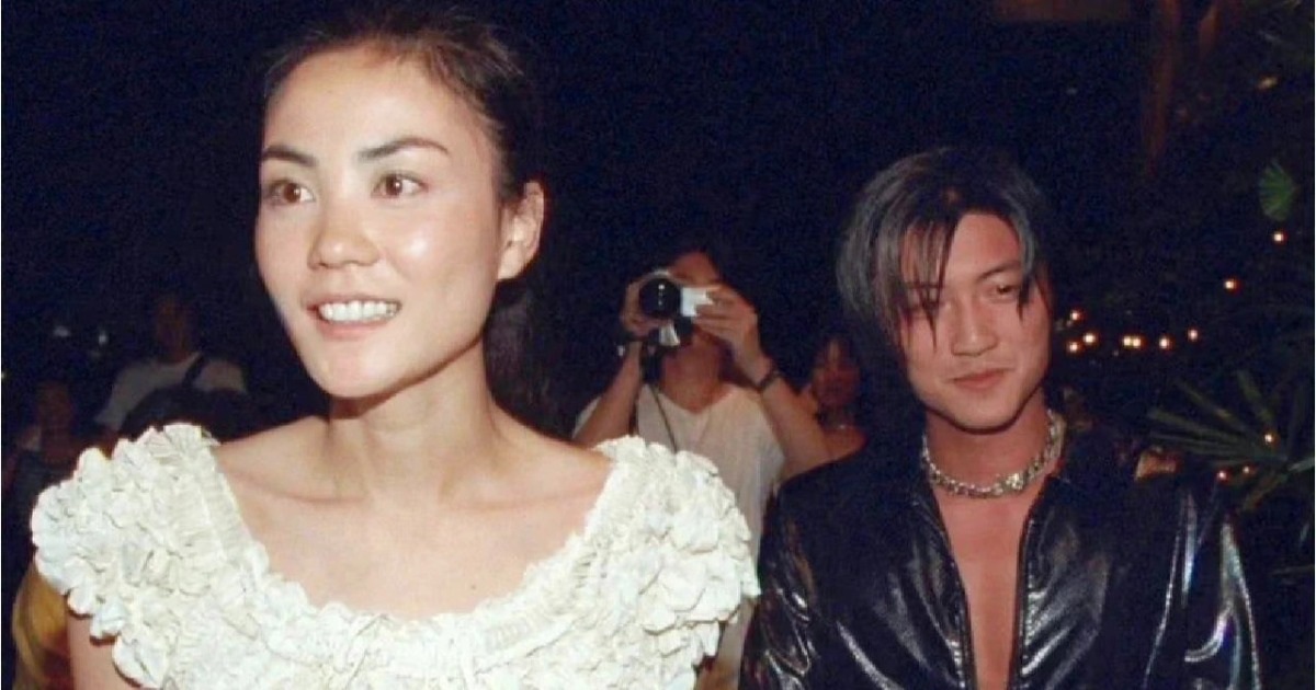 Tạ Đình Phong – Vương Phi: Mối tình 25 năm đầy sóng gió nhưng vẫn ngọt ngào Tạ Đình Phong - Vương Phi: Mối tình 25 năm đầy sóng gió nhưng vẫn ngọt ngào