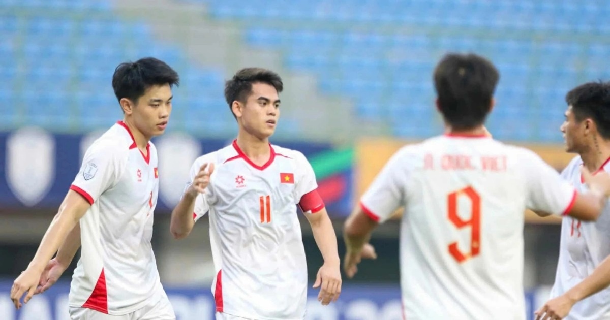 Tân binh Việt kiều được gọi lên đội tuyển U23 Việt Nam Tân binh Việt kiều được gọi lên đội tuyển U23 Việt Nam