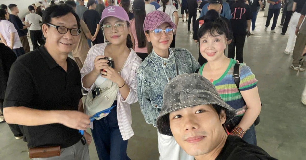 Thu Quỳnh, Lương Thu Trang cùng dàn sao gấp rút tập diễu binh, diễu hành Thu Quỳnh, Lương Thu Trang cùng dàn sao gấp rút tập diễu binh, diễu hành
