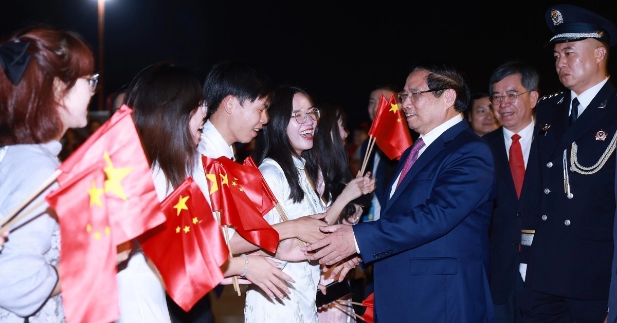 Thủ tướng tới Thiên Tân, bắt đầu chuyến làm việc tại Trung Quốc Thủ tướng tới Thiên Tân, bắt đầu chuyến làm việc tại Trung Quốc