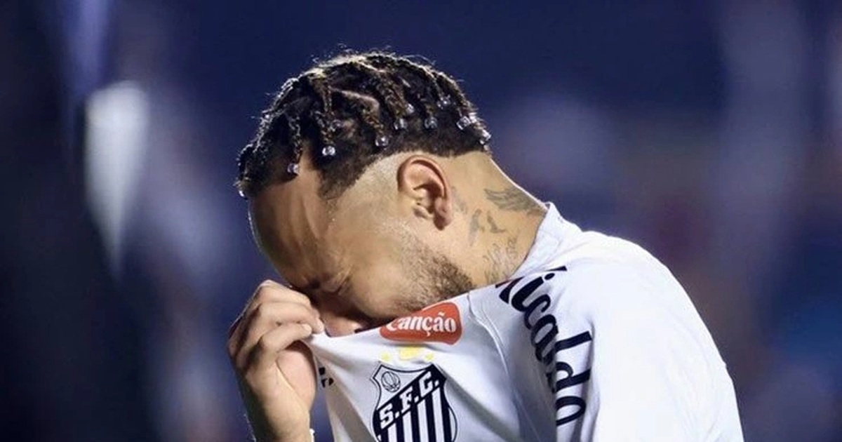 Thua đậm nhất sự nghiệp, Neymar khóc nức nở ngay trên sân Thua đậm nhất sự nghiệp, Neymar khóc nức nở ngay trên sân