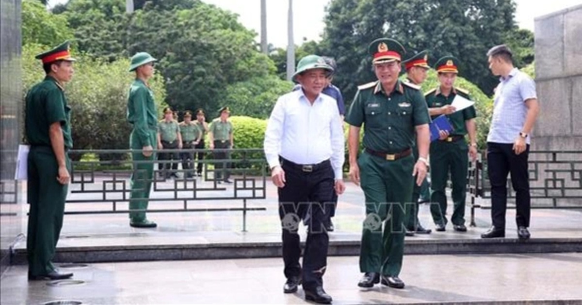 Thường trực Ban Bí thư kiểm tra việc chuẩn bị Lễ kỷ niệm 80 năm Quốc khánh Thường trực Ban Bí thư kiểm tra việc chuẩn bị Lễ kỷ niệm 80 năm Quốc khánh