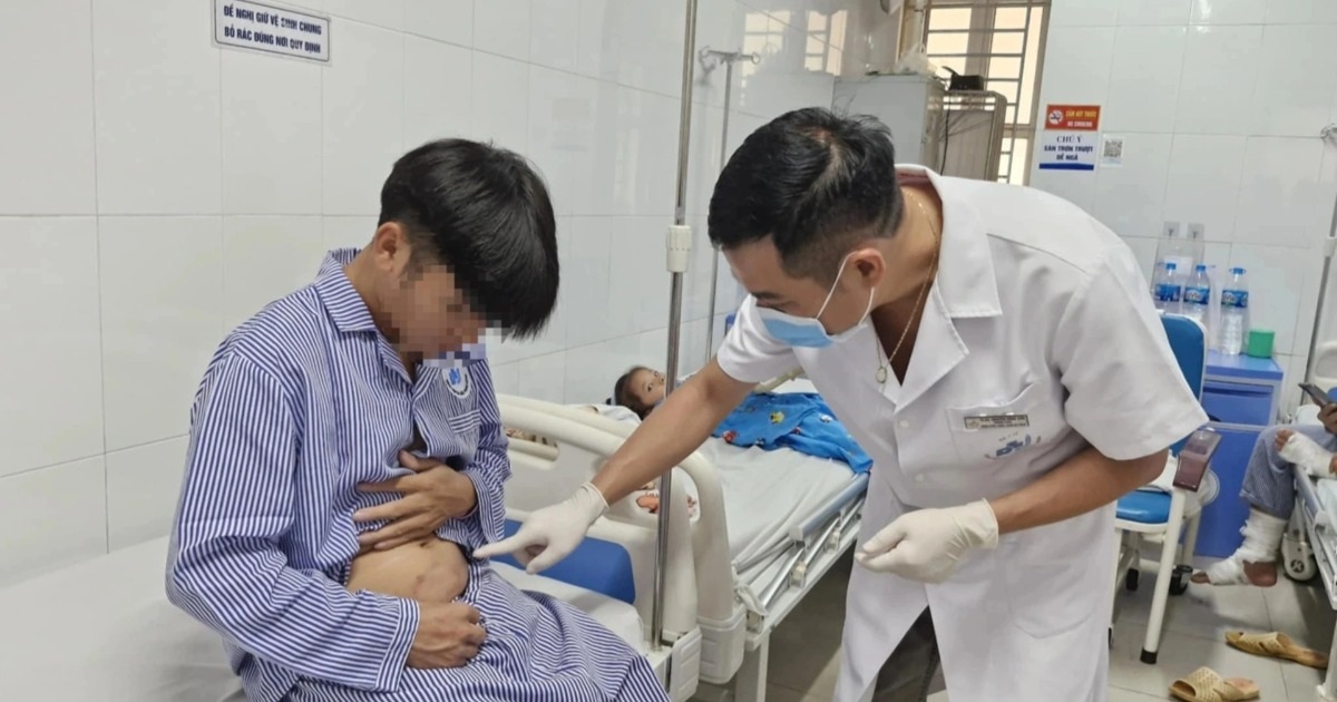 Từ chấm nhỏ đổi màu ở vùng bụng, thanh niên trẻ phát hiện bệnh phong Từ chấm nhỏ đổi màu ở vùng bụng, thanh niên trẻ phát hiện bệnh phong