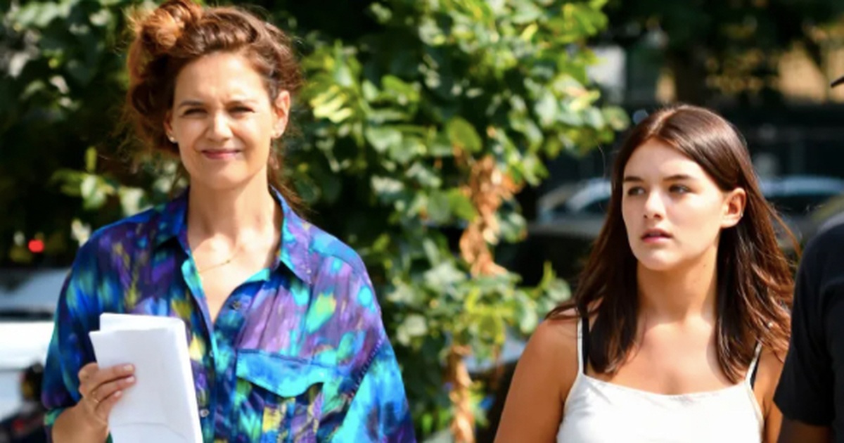 Tuổi 19 của Suri Cruise – con gái ruột duy nhất của tài tử Tom Cruise Tuổi 19 của Suri Cruise - con gái ruột duy nhất của tài tử Tom Cruise