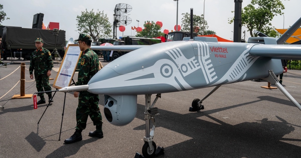 UAV đa năng, tầm xa – “Mắt thần” mới trên bầu trời Việt Nam UAV đa năng, tầm xa - “Mắt thần” mới trên bầu trời Việt Nam