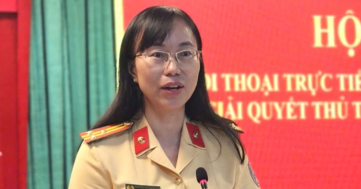 CSGT TPHCM lưu ý người dân có giấy phép lái xe gần hết hạn CSGT TPHCM lưu ý người dân có giấy phép lái xe gần hết hạn