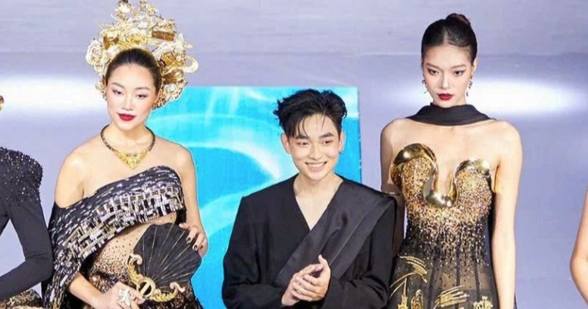 Chàng trai chi 180 triệu đồng biến cung đình Huế thành cảm hứng thời trang Chàng trai chi 180 triệu đồng biến cung đình Huế thành cảm hứng thời trang