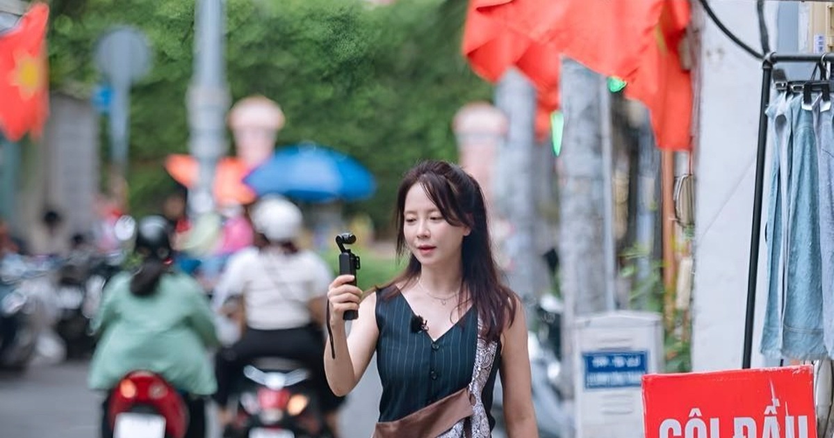 Chị đẹp Song Ji Hyo xuất hiện rạng rỡ tại Việt Nam đúng dịp đại lễ Chị đẹp Song Ji Hyo xuất hiện rạng rỡ tại Việt Nam đúng dịp đại lễ