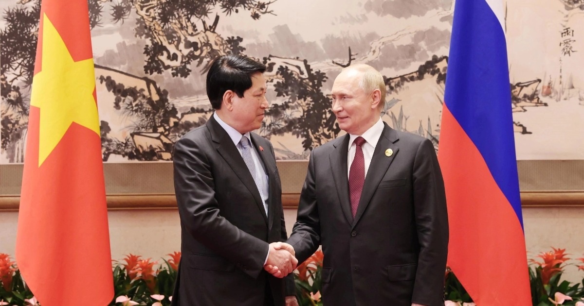 Chủ tịch nước Lương Cường hội kiến Tổng thống Nga Putin Chủ tịch nước Lương Cường hội kiến Tổng thống Nga Putin
