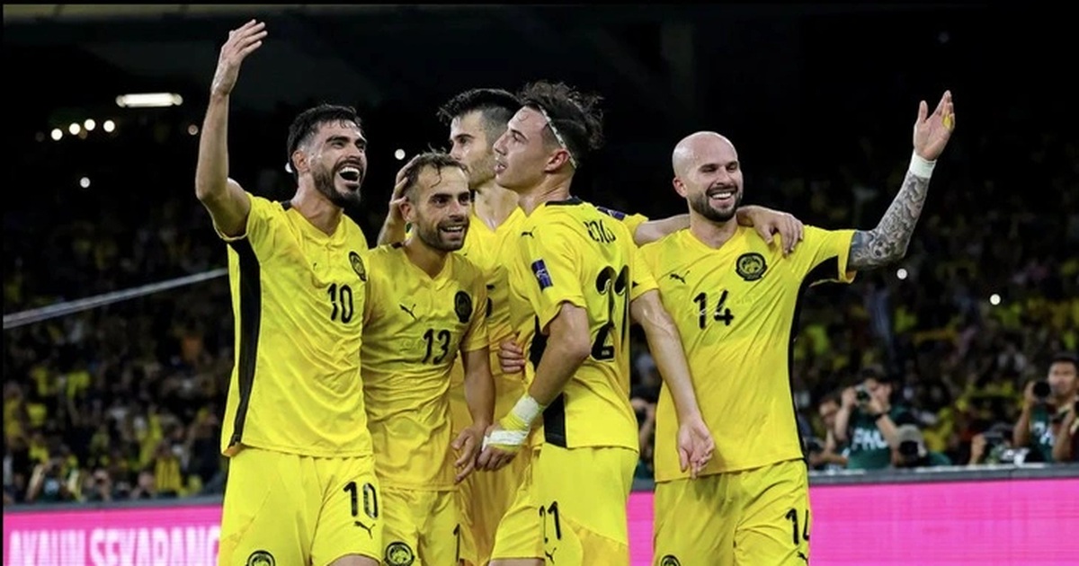 Chuyên gia bóng đá Malaysia nói điều bất ngờ sau án phạt của FIFA Chuyên gia bóng đá Malaysia nói điều bất ngờ sau án phạt của FIFA