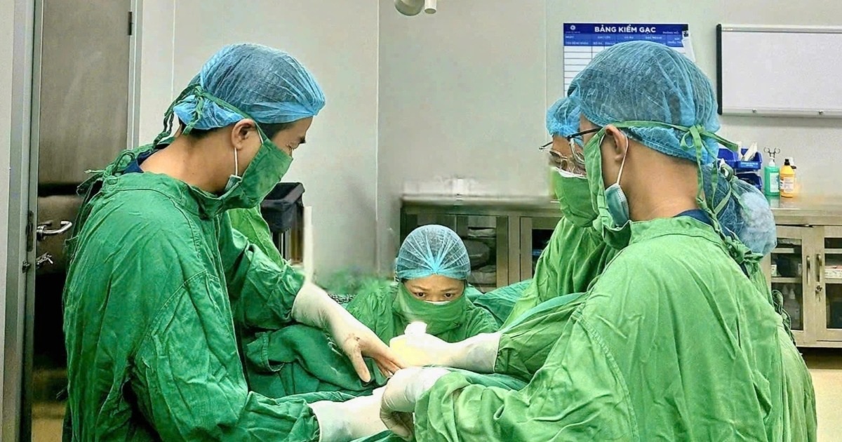 Cứu sản phụ máu phun thành vòi sau hút thai ở phòng khám tư Cứu sản phụ máu phun thành vòi sau hút thai ở phòng khám tư