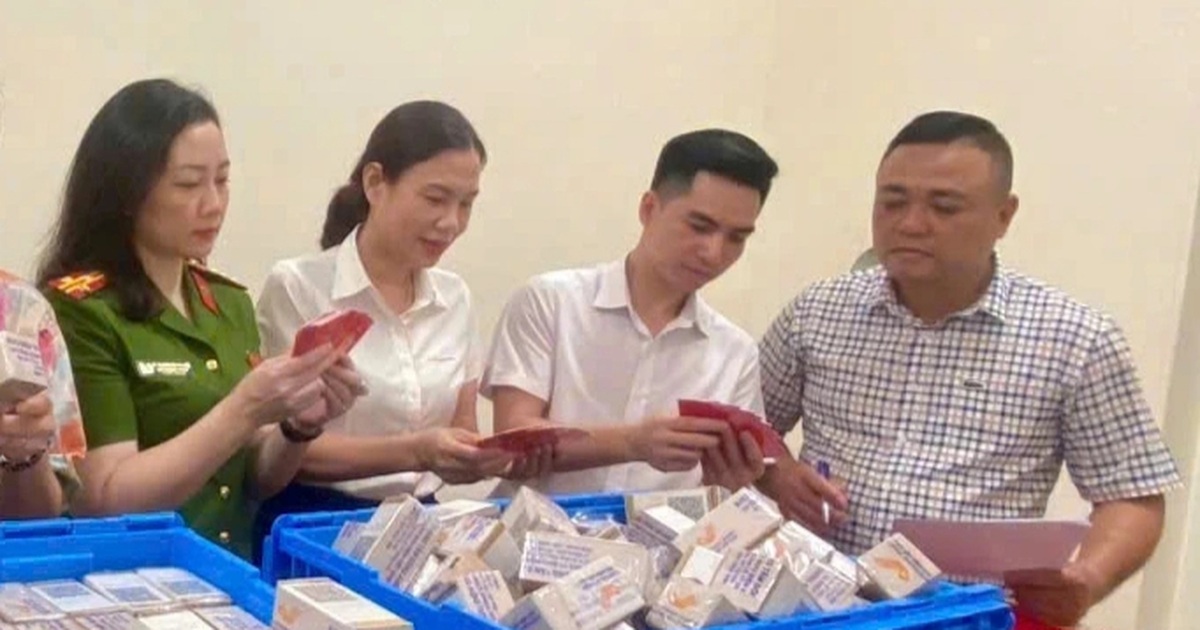 Địa phương dẫn đầu trong cả nước cấp phát Thẻ Đảng viên gắn chip Địa phương dẫn đầu trong cả nước cấp phát Thẻ Đảng viên gắn chip