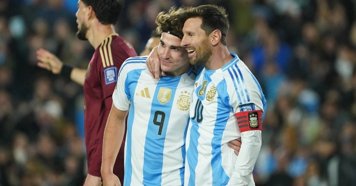 Lionel Messi bật khóc, tỏa sáng rực rỡ trong trận đấu cuối cùng ở Argentina Lionel Messi bật khóc, tỏa sáng rực rỡ trong trận đấu cuối cùng ở Argentina
