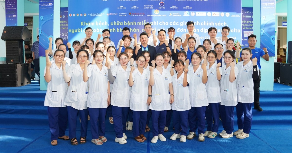 Long Châu đồng hành Sở Y tế Vĩnh Long khám, phát thuốc miễn phí cho người dân Long Châu đồng hành Sở Y tế Vĩnh Long khám, phát thuốc miễn phí cho người dân
