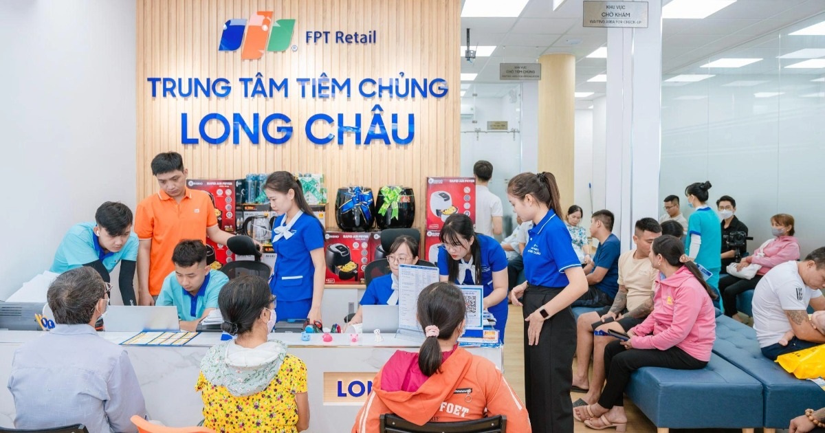 Long Châu hợp tác ca sĩ Dương Domic lan tỏa tinh thần tiêm phòng chủ động Long Châu hợp tác ca sĩ Dương Domic lan tỏa tinh thần tiêm phòng chủ động