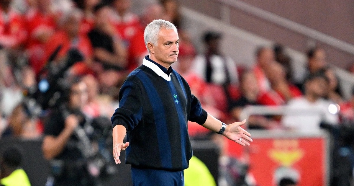 Lý do thực sự khiến HLV Mourinho bỗng dưng bị sa thải Lý do thực sự khiến HLV Mourinho bỗng dưng bị sa thải