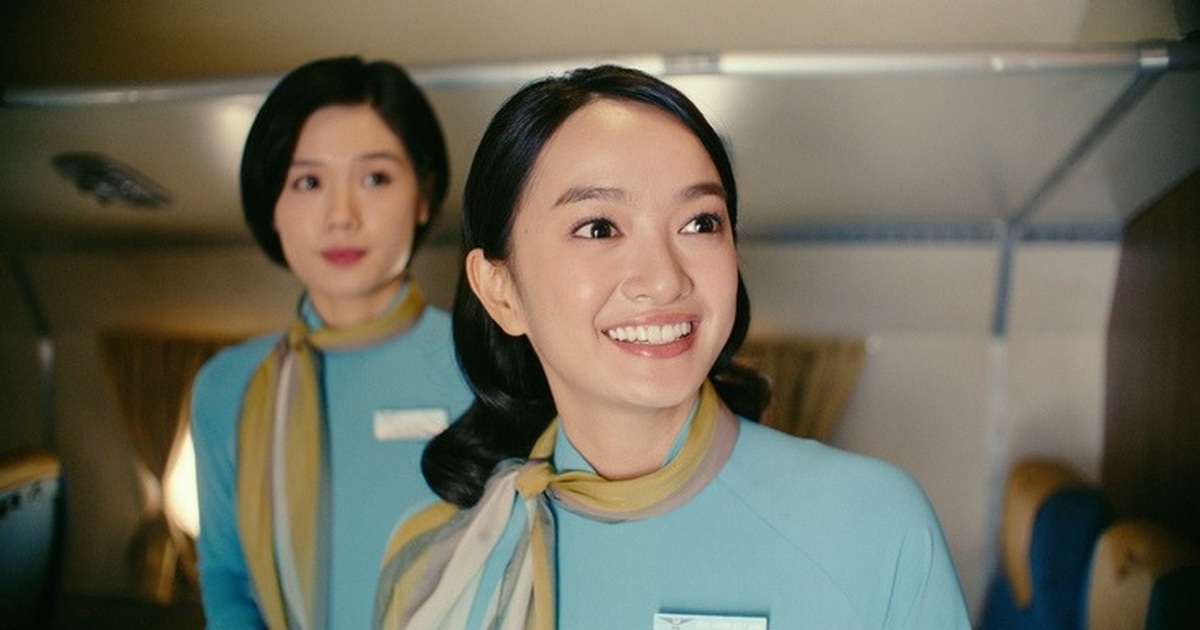 MC Quyền Linh, Doãn Quốc Đam bị nhắc nhở vì quảng cáo không phù hợp Mưa đỏ" tạm mất ngôi thống trị phòng vé về tay phim "Tử chiến trên không