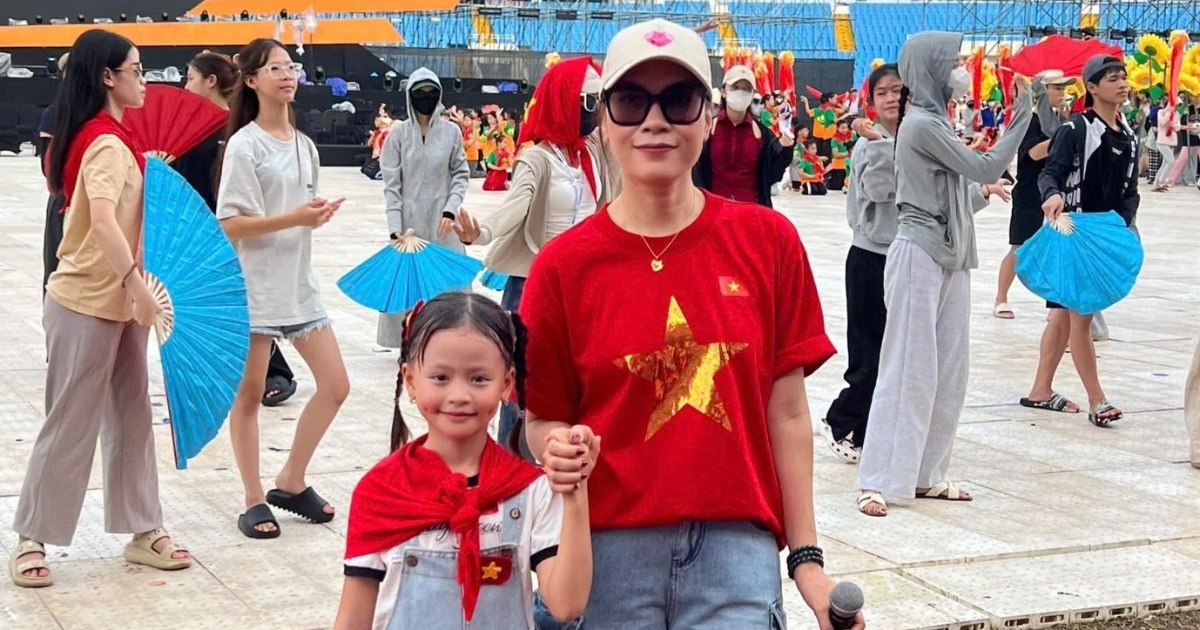 Mỹ Tâm hát tại A80 ở Quảng trường Ba Đình: “Cảm giác tự hào tràn ngập” Mỹ Tâm hát tại A80 ở Quảng trường Ba Đình: "Cảm giác tự hào tràn ngập"