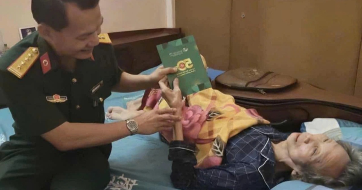 Nhạc sĩ Thế Hiển nhận món quà đặc biệt sau cơn bạo bệnh Nhạc sĩ Thế Hiển nhận món quà đặc biệt sau cơn bạo bệnh