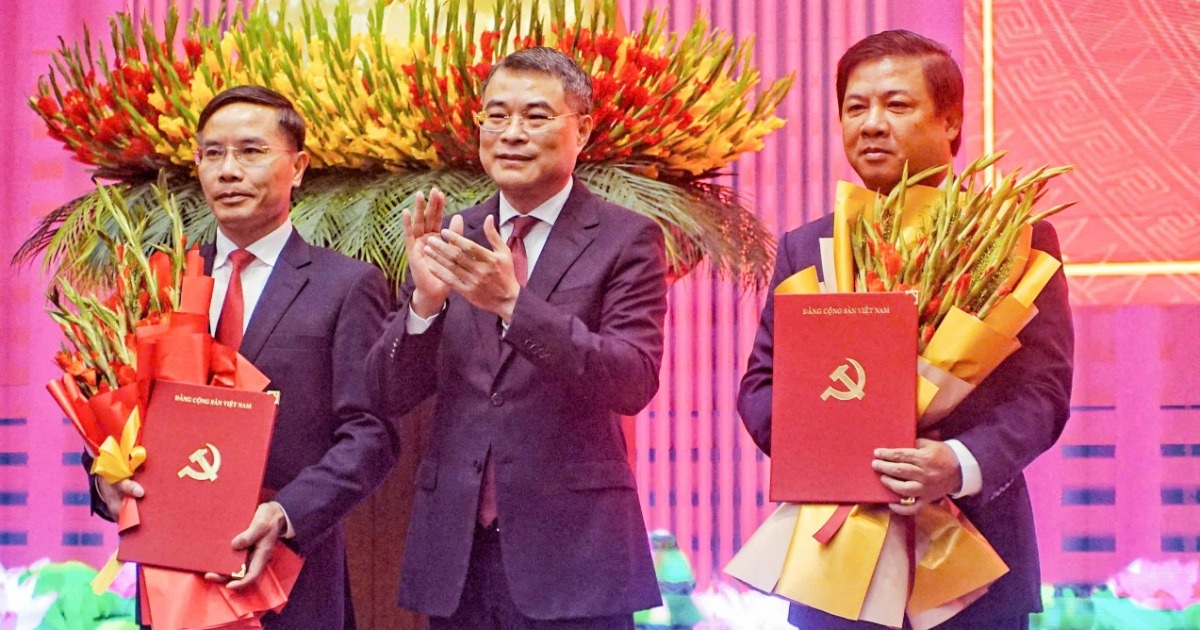 Ông Phạm Đức Ấn được giới thiệu làm Chủ tịch UBND thành phố Đà Nẵng Ông Phạm Đức Ấn được giới thiệu làm Chủ tịch UBND thành phố Đà Nẵng